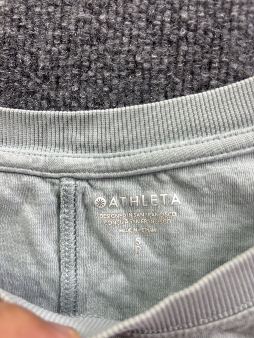 Athleta Shirt Womens Small Green Short‎ Sleeve Cropped Sundown Tee Top Athletic - Picture 2 of 7